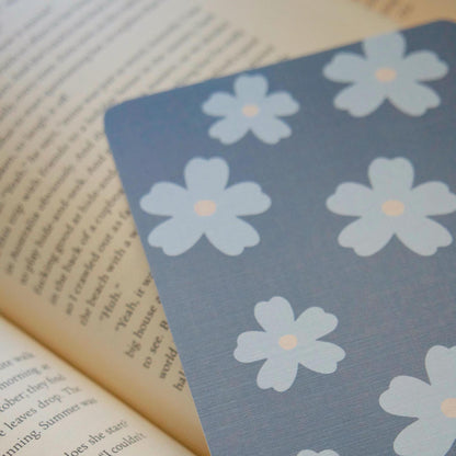 Light Blue Flowers Kindle Case Insert