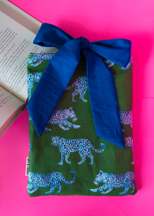 Lysandra Quilted Book Sleeve